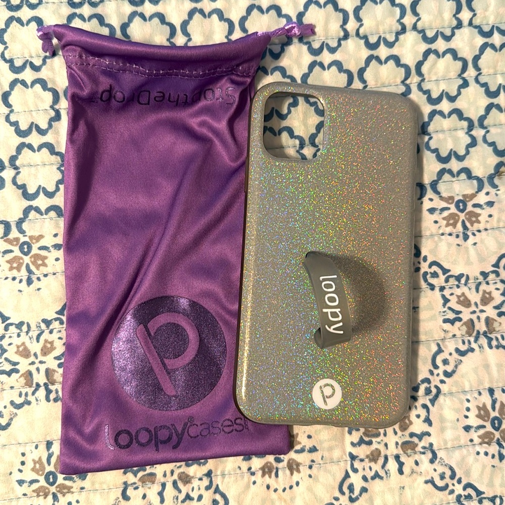 Loopy iPhone 11/Xr (6.1” screen) shimmer silver righty case